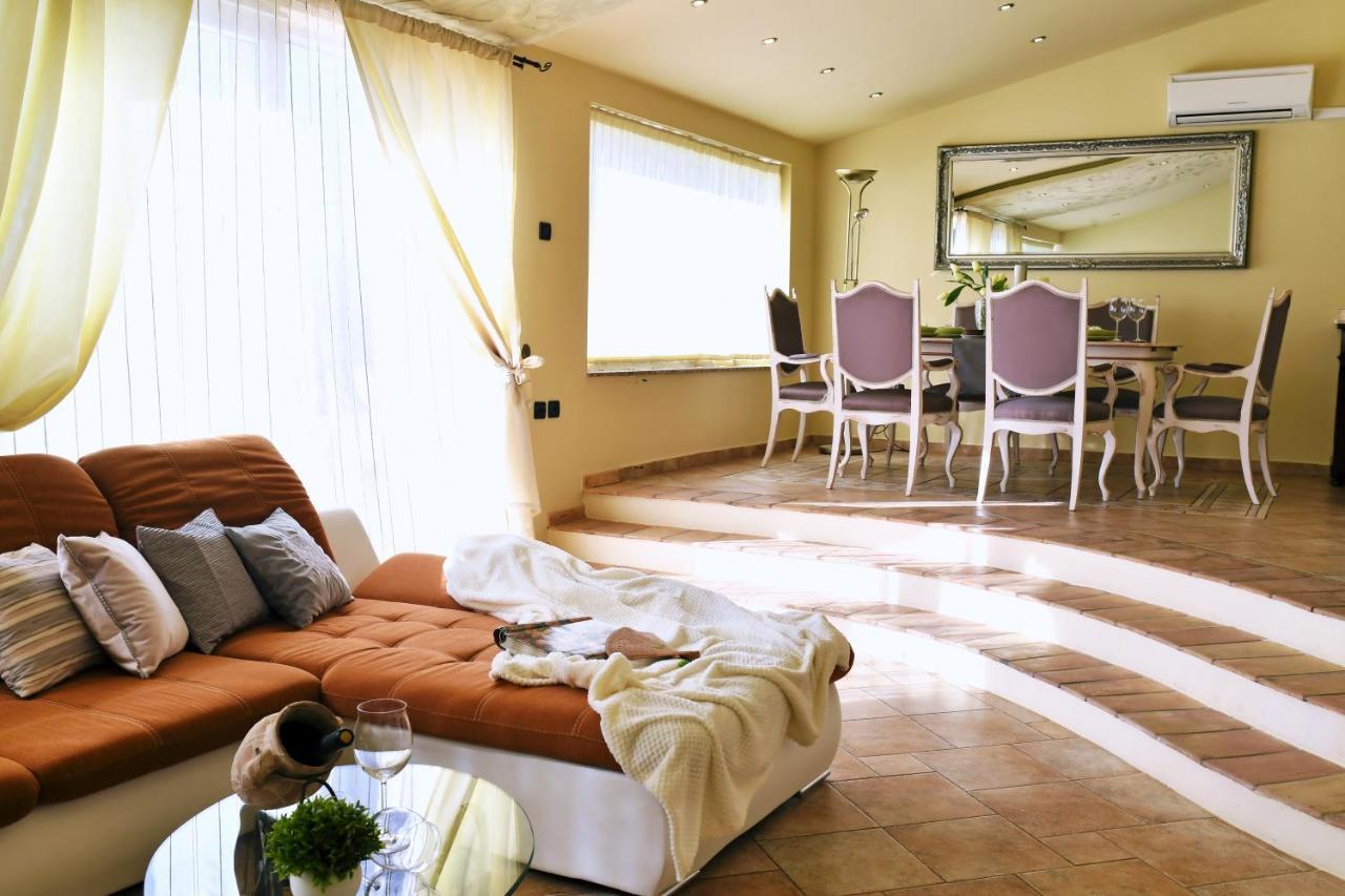 *****Pool House With Beautiful Seaview,Big Garden And Old Tavern***** Рийека Екстериор снимка